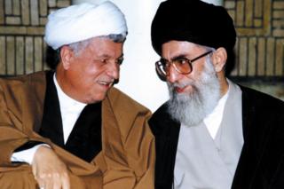سایت رهبر ایران مجموعهای از عکسهای آیتالله خامنهای و آقای هاشمی را منتشر کرده است