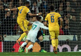 Benatia y Vázquez