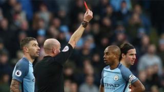 Jan katin Fernandinho a wasansu da Burnley shi ne na biyu a Premier bana