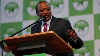 Rakibi Raila Odinga gibi Uhuru Kenyatta da siyasetle iç içe bir aileden geliyor
