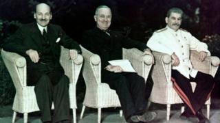 Clement Attlee, Harry Truman e Joseph Stálin em Potsdam