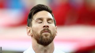 リオネル・メッシのアルゼンチン代表はリーグ戦敗退の瀬戸際にあるが、ナイジェリアがアイスランドに勝ったことで決勝トーナメントに進出できる可能性が増した