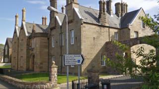 Cùirt an t-Siorraidh ann an Steònabhagh