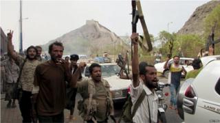 Southern Resistance fighters head towards Aden (16/07/15)