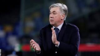 Carlo Ancelotti on di touchline managing Napoli
