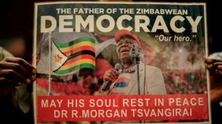 Une affiche à l'honneur de l'opposant Morgan Tsvangirai.