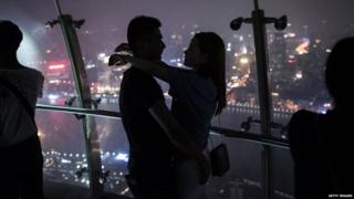 सेंट थॉमस स्कूल, केरल, सस्पेंड, गले लगाना, स्टूडेंट्स
