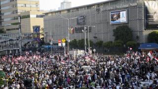 Demo di depan Bawaslu