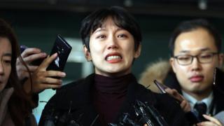 취재진에게 악플러들을 법적 조치할 것이라고 말하는 양예원 씨