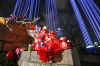 "Промені гідності"