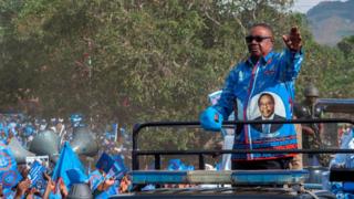 Perezida Mutharika ubwo yageraga mu gikorwa cya nyuma cyo kwiyamamaza cyabereye ahitwa Mjamba Park mu mujyi wa Blantyre