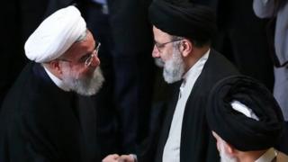ابراهیم رئیسی رئیس آستان قدس و حسن روحانی رئیس جمهور