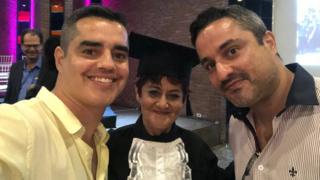 Dulce com os filhos no dia de sua formatura