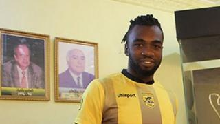 Attaquant des "Eléphants" et fer de lance du Stade d'Abidjan, il s'est engagé pour trois ans avec le CA Bizertin.