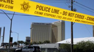 قُتل نحو 58 شخصاً على الأقل وأصيب 500 آخرين خلال عملية إطلاق النار على الحفل الموسيقي في لاس فيغاس