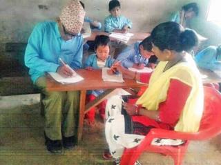 एक कक्षामा हजुरबा