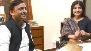 अखिलेश यादव डिंपल यादव