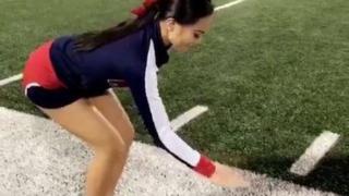 Ariel Olivar intenta hacer la maniobra.