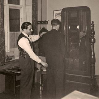 Рафаел Бодин узима меру клијенту