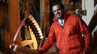 መታወቂያ ላይ" ብሔር" የሚለውን ለማስተካከል ረጅም ጉዞ የተጓዘው ያሬድ ሹመቴ