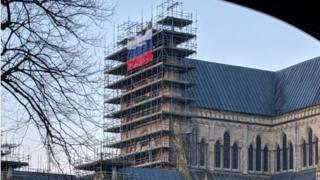 Российский флаг на здании собора заметили утром в воскресенье