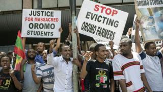 Des dizaines de milliers de personnes dans la région d'Oromia ont manifesté contre les saisies de terres. (image d'archives)