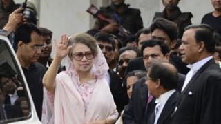 আদালত চত্বরে খালেদা জিয়া (ফাইল চিত্র)