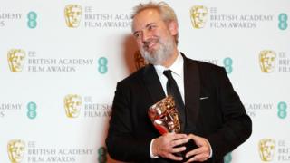 1917 director Sir Sam Mendes en los Baftas