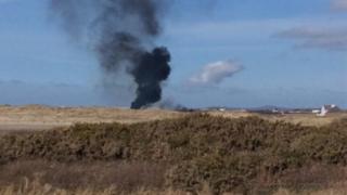 Red Arrows engineer killed in RAF Valley jet crash - BBC News