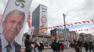 Ankara'da Mansur Yavaş ve Mehmet Özhaseki'nin pankartları