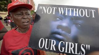 Le 14 avril 2016, les membres du mouvement 'Bring Back Our Girls' faisaient pression sur le gouvernement pour activer la libération des écolières de Chibok disparues le 14 avril 2014 dans le Nort-Est du Nigeria
