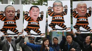 建制派由占中提出之时便大声反对,认为公然违法不能接受。