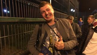 Чоловік із шампанським