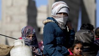 Syrians return to their homes in Hajin