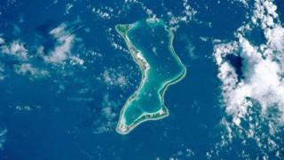 mid ka mid ah jasiiradaha Chagos - Diego Garcia - waxaa saldhig ku leh Mareykank