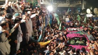 نواز