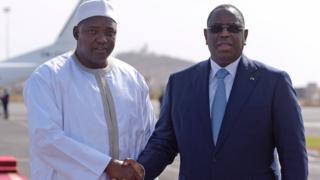 Les deux hommes partagent la même volonté politique qu'il y a un an : pacifier les relations bilatérales qui ont été écornées sous le régime de Yahya Jammeh.
