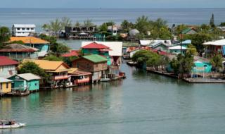 Isla de Roatán, Honduras. (Foto: Prayitno via Wikimedia Commons)