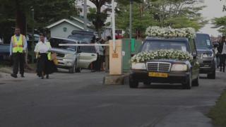 Gari lililobeba mwili wa Reginald Mengi