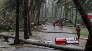 People seek shelter during Cyclone Fani in India, 4 May 2019