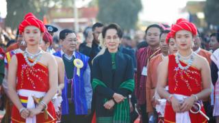 ဒေါ်အောင်ဆန်းစုကြည်