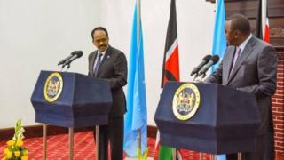 Rais wa Somalia, Mohamed Abdullahi Farmajo na Rais wa Kenya, Uhuru Kenyatta