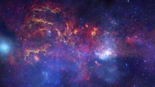 يتألف الكون الذي نراه الآن من كتل من الجسيمات والأتربة والنجوم والثقوب السوداء والمجرات والإشعاعات