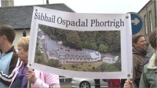 Fianais ga togail san Eilean Sgitheanach