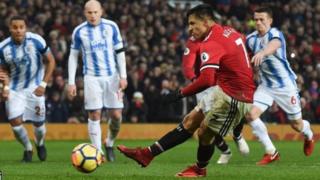 Umukinyi w'imbere wa Man United Alexis Sanchez atsinze igitego kuri panalite