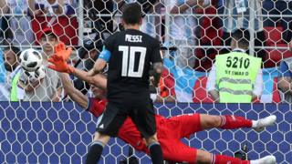 Atajada al penal de Messi