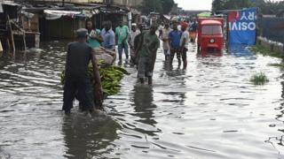 Nigeria federal goment agencies go help flood victims