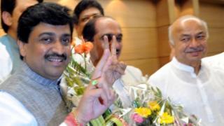 नांदेड-वाघाळा निवडणुकीत काँग्रेसने दणदणीत विजय मिळवला आहे.