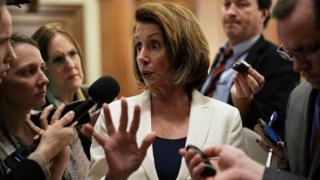 Nancy Pelosi waa hoggaamiyaha laga aqlabiyad badanyahay ee Aqalka Congress-ka