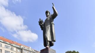 Памятник Коневу
